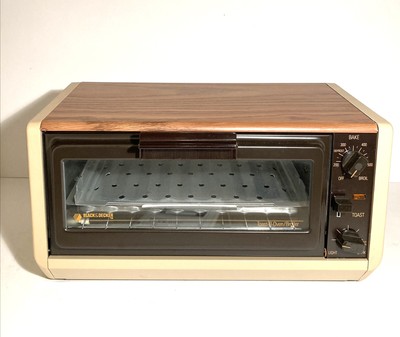 NEW! Black & Decker Spacemaker TRO60 Under Cabinet Toast-R-Oven Toaster Broiler