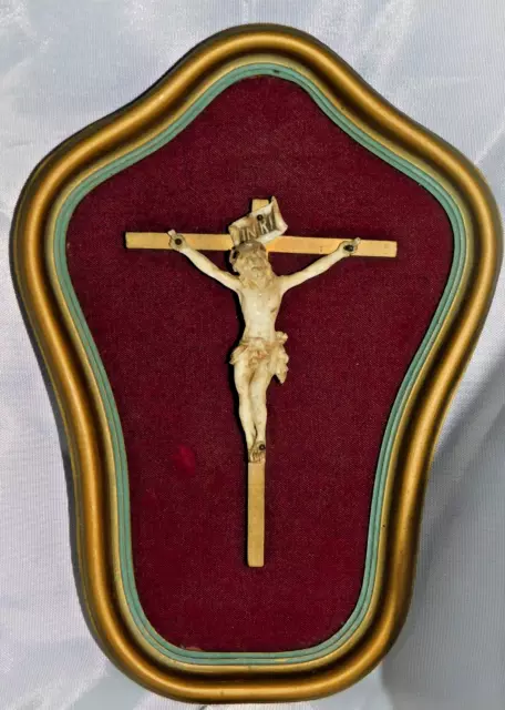 Ancien Christ objet de dévotion d'art ésotérisme crucifié croix reliquaire