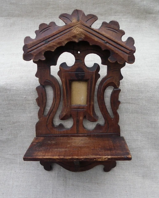 Petite Console Murale Dorée En Résine – D'époque, état Brut
