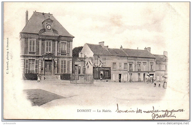 95 DOMONT - la place et la mairie