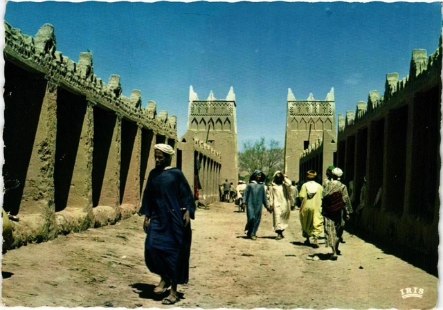 CPM AK souk de Tinjdat MAROC (880983)