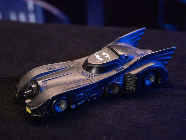 1992 Batman Returns - BATMOBILE - ERTL Die-Cast Metal Vehicle