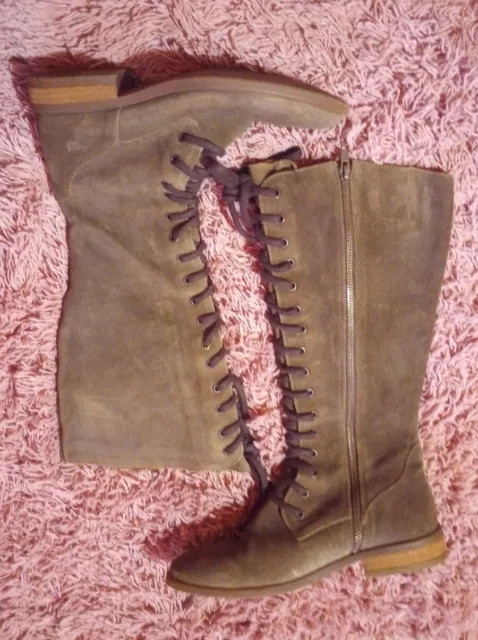 BORN  Devina Taupe Brown Suede Lace up Knee High Boots Sz 7.5