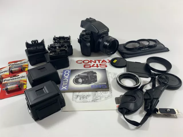 Contax 645 Mittelformat-Filmkamera mit Carl Zeiss Objektiv 80 mm f/2,0 + Zubehör