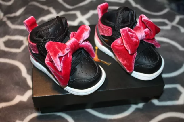 AIR JORDAN 1 Mid Bow Girls Toddler Black Black Noble Red CK5679