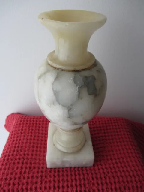 Ancien vase italien en albatre