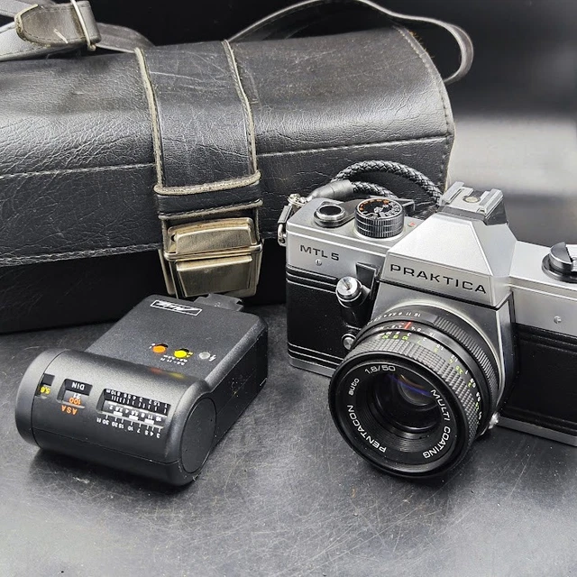 Appareil Photo Reflex Praktica MTL50 Avec Objectif Pentacon 50/1.8 M42 + 2 Objectifs