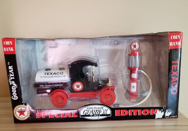 Texaco 1912 Ford Model T Oil Tanker Bank w/Wayne Gas Pump Replica NIB!