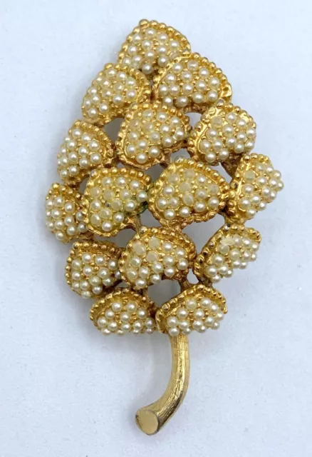 D5-1500 Vintage Brooch Gold Tone Signed Har Pin 2" Faux Pearl Flower Leaf Grape