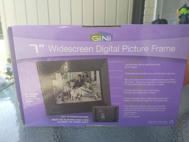 GiiNii LED Widescreen Digital Picture Frame 7" Inch - Black - New 2