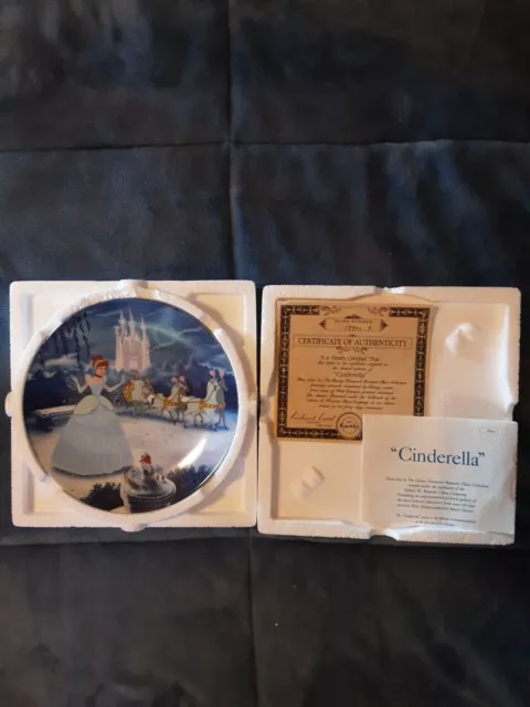 18904 A Cinderella Plate