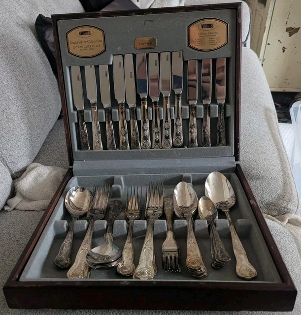VINERS KINGS ROYALE 44 PIECE SILVER PLATED CUTLERY SET in Wooden