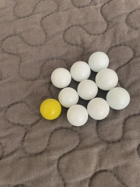 MB GAMES PAC-MAN 1982 Spare Marbles - 9 white + power pellet -Vintage ...