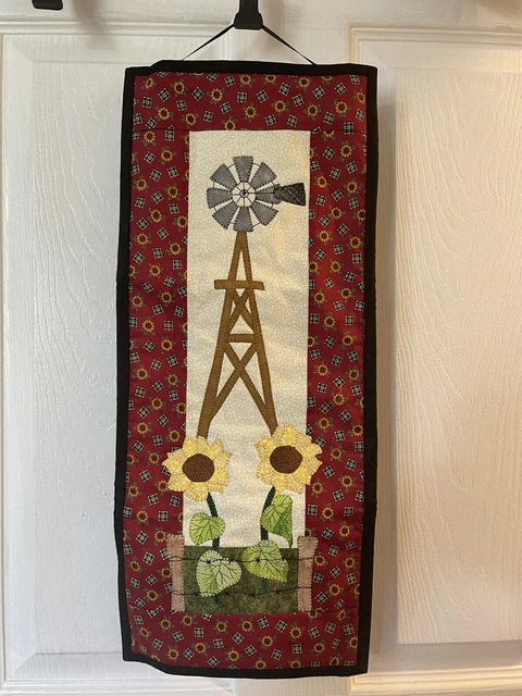 Aplique cosido cosido máquina colgante de pared hecho a mano de 20"" x 8"" molino de viento girasoles firmado