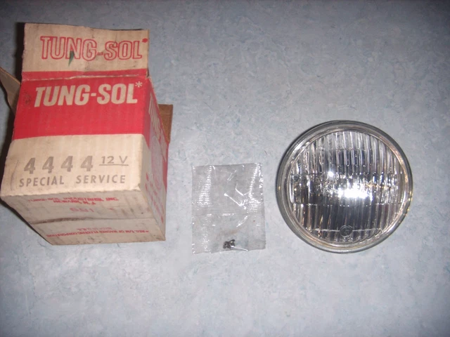 Vintage Snowmobile NOS Sealed Beam Headlight Bulb 4444