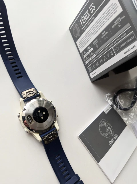 Orologio Garmin In Ceramica – Quadrante Argento, Cinturino Bianco In Silicone, Vetro Zaffiro, Per Tutte Le Occasioni - 4