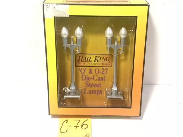 MTH 30-1082 #580-2 O Scale Silver Street Lamp Set