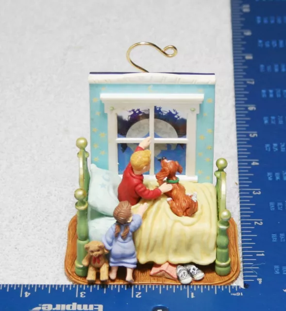 ANIMATED Hallmark Keepsake Ornament A Time to Believe 2002 Christmas Holiday