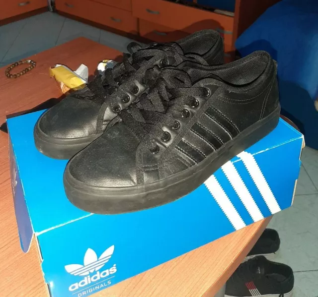 VENDO ADIDAS ORIGINALS semi nuove usate due volte Numero 42 Di Piede. EUR 32 00 PicClick IT