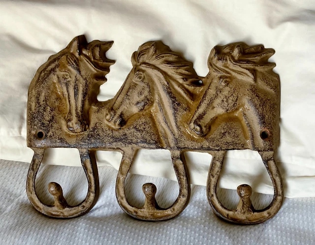 Vtg Iron Three  Horse Head Coat Towel Hat Rack Horseshoe Hooks Wall Decor Barn