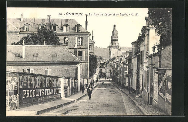 CPA Evreux, La Rue du Lycee et le Lycee