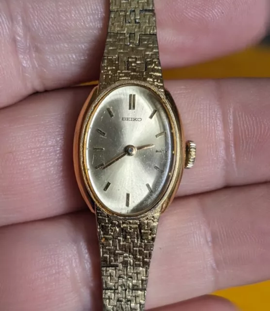 Seiko oval deals ladies watch