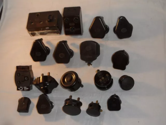 Vintage Retro Electrical Plugs & Adaptors Bakelite Job Lot 18 Items MK & Loblite