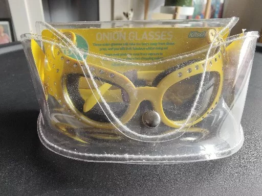 https://www.picclickimg.com/TAQAAOSw0flkoV7O/Dame-Edna-Onion-Glasses-Novelty-Kitchen-Cooking-Goggles.webp