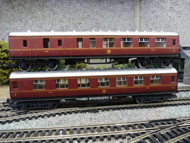 HORNBY LMS MAROON composite and brake coaches for OO gauge model train ...