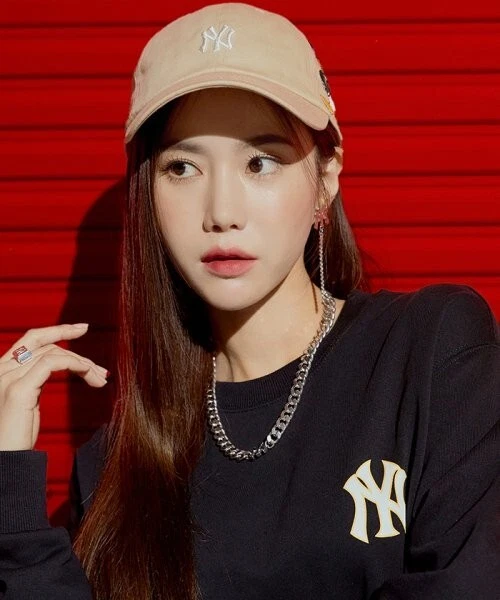 3ACPD011N-50BGS MLB X Disney Donald Duck Unstructured Ball Cap beige