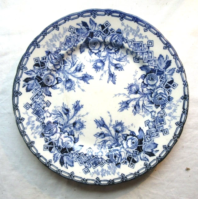 1, Superbe Assiette Art Nouveau, Creil Montereau, série Flora, modèle: Les Roses