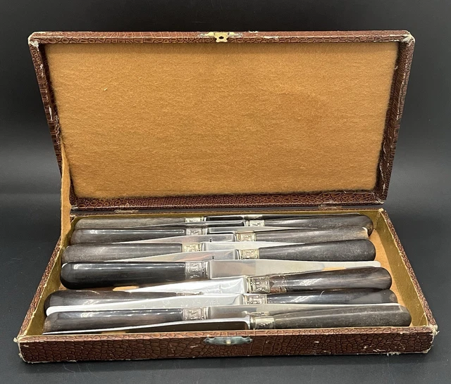 LOT DE MENAGERES : - 12 couteaux, virole - auctions & price