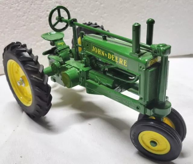 John Deere 1934 Model A Tractor Ertl 1:16 Scale Narrow Front End Made In USA
