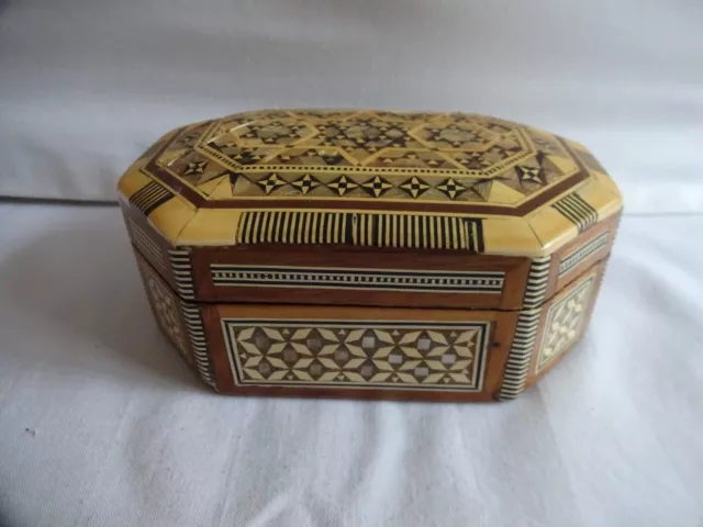 Vintage Egyptian Inlaid Mother of Pearl Beech Wood Jewellery Box  6cmx14cm x9cm