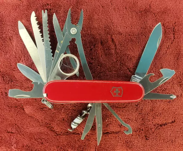 🔪 Victorinox Swiss Army SwissChamp Pocket Knife Multi-Tool, Red, 91mm,  Has Pin