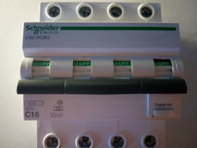 Interruttore Differenziale Magnetotermico Schneider Electric A9D67416 - C16