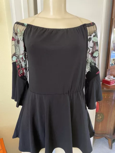 ECI New York Top Womens  Black With Sheer Shoulder And Ruffled Sleeve Top Size10