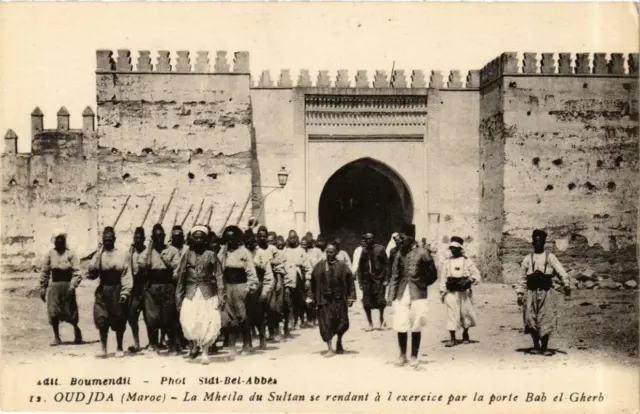 CPA AK OUDJDA La Mhella du Sultan se rendant a l'exercice MAROC (720286)