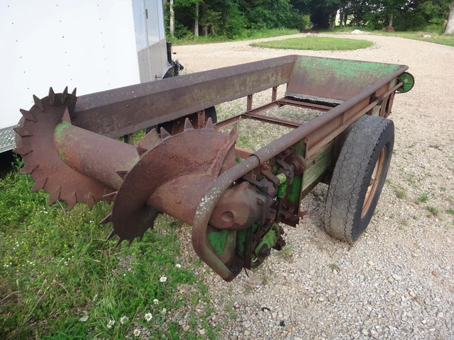 John Deere Manure Spreader, for parts only