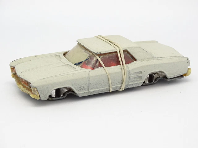 CORGI TOYS SB 1/43 - Buick Riviera EUR 8,00 - FR