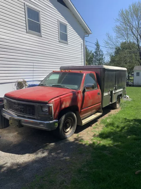 1999 GMC 3500 hot/cold, coffee, Serving Catering  Food Truck