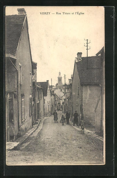 CPA Verzy, Rue Thiers et l´Eglise