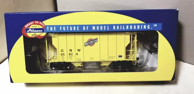 Athearn 95521 Chicago and North Western Railroad PS 2600 Cover Hopper 95824 HO