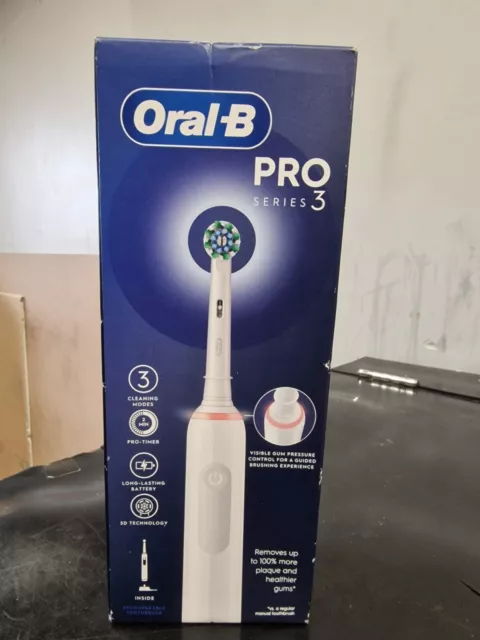 Oral-B PRO Series 3 CrossAction Electric Toothbrush - White New Box Damaged..