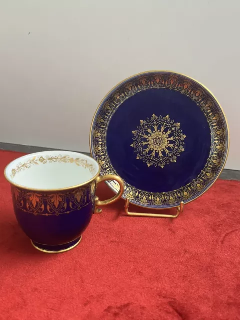 Ancien Tasse  En Porcelaine De Sevres Bleu Et Or Xixeme Napoléon Iii