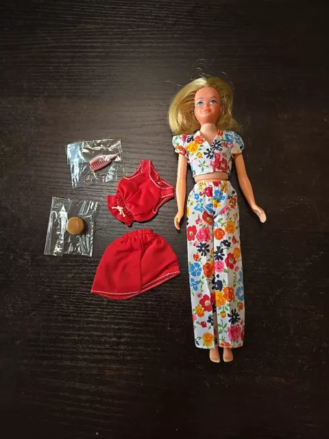 Vintage 1974 Mattel #7259 Growing Up Skipper Barbie Doll & Outfit #9022 MINT