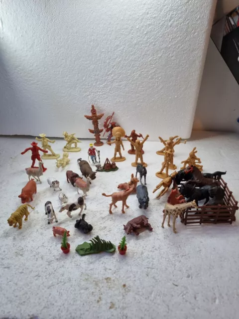 Collection of assorted 1960s plastic toy figures, include Indians, cowboys