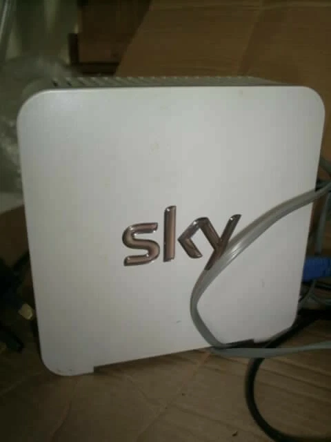 SKY HUB SR101 Wireless Broadband Router Modem White + Genuine Power ...