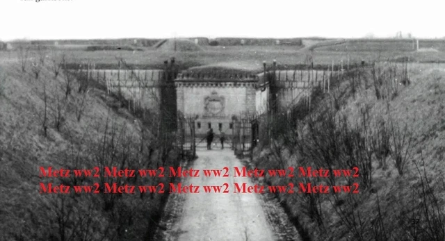 Photo WW2 Metz Lorraine Heer Panzer Veste Casque Capote 90th Lw - Allemagne, Occasion