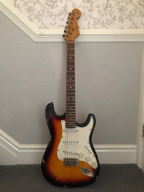 Vintage Style Relic Stratocaster Road Worn Electric Guitar - Sunburst